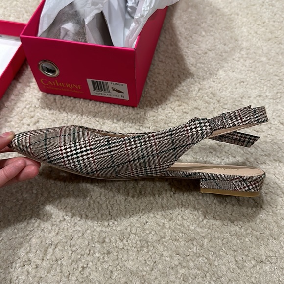 Brand new pointed toe plaid flats! - Picture 3 of 4